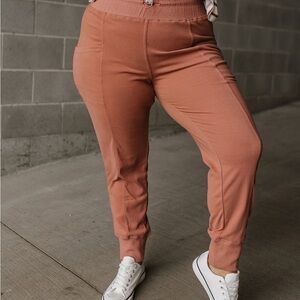 Women's Casual Jogger Pants in Rust size med